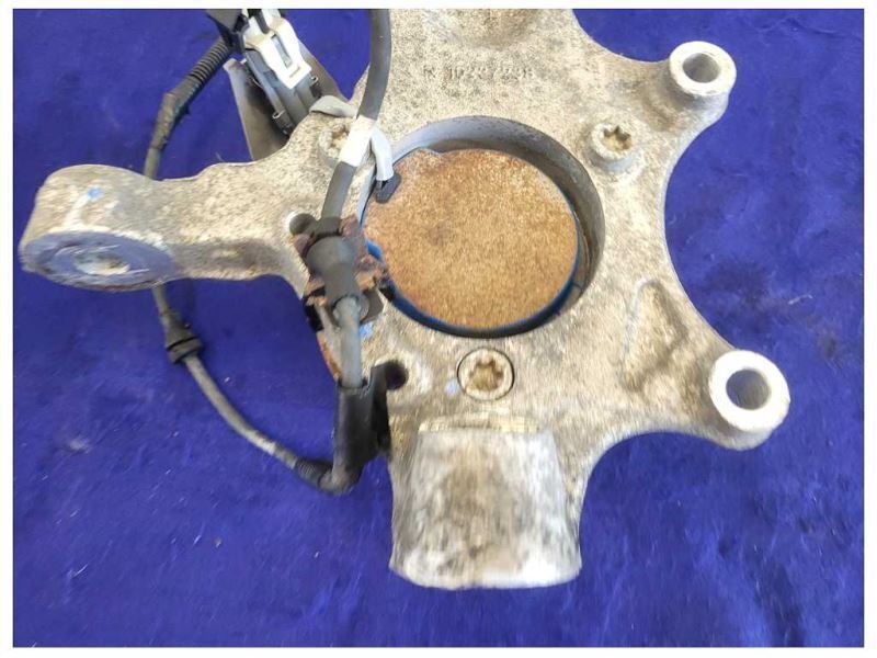 2001-2004 Chevrolet Corvette Z06 FRC C5 Passenger Front Spindle Knuckle 2082 - The Parts Farm