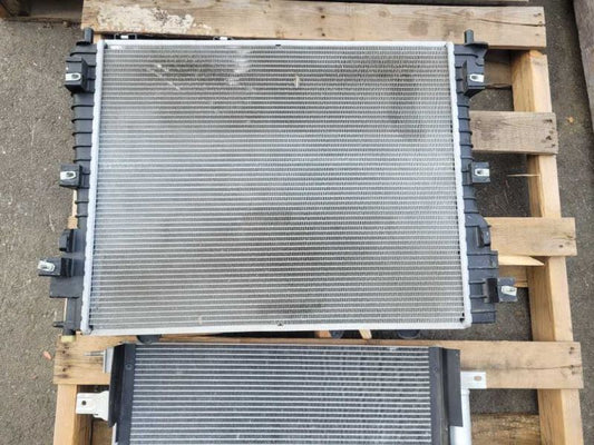 2003-2004 Ford Mustang Cobra SVT DOHC Radiator Fan Condenser Cooling Front 2302