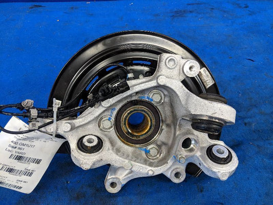 2017-2019 Chevrolet Camaro SS Passenger Right RH Rear Knuckle Hub Spindle