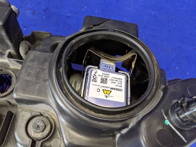2008-2014 Dodge Challenger OEM Driver Left Headlight Xenon HID - The Parts Farm