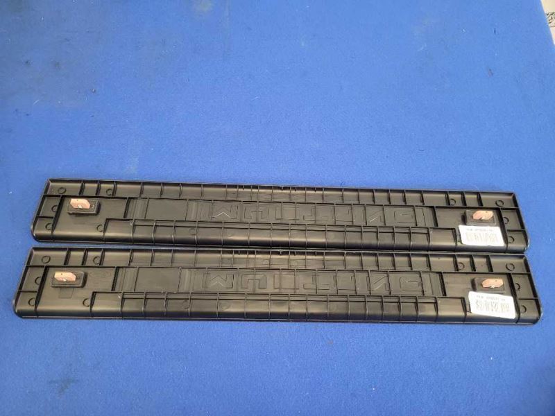 2015-2023 Ford Mustang GT S550 Pair Door Sill Plates No Light Scuff 2439 - The Parts Farm