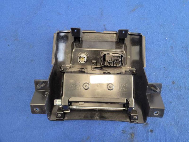 2015-2017 Ford F150 4x4 Pickup Truck USB Port Charger Connector 2444 - The Parts Farm