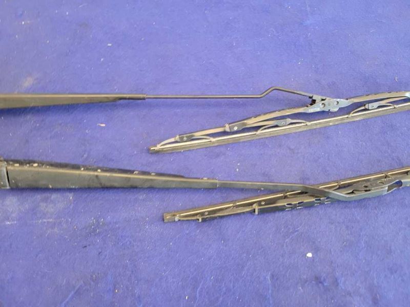 1999-2004 Ford Mustang Cobra SVT DOHC 4.6L Windshield Wiper Arm Blade Wipe 2276 - The Parts Farm