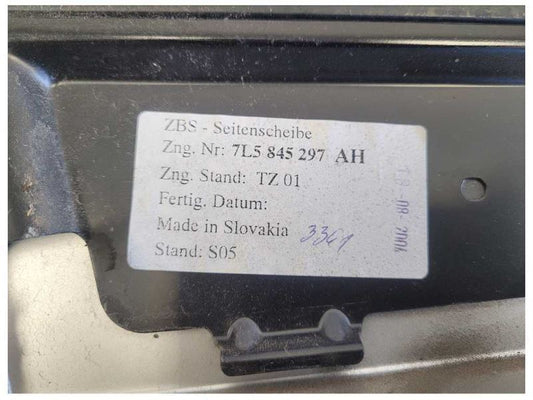 2004-2006 Porsche Cayenne Turbo 4.5L Passenger Rear Quarter Glass 2137