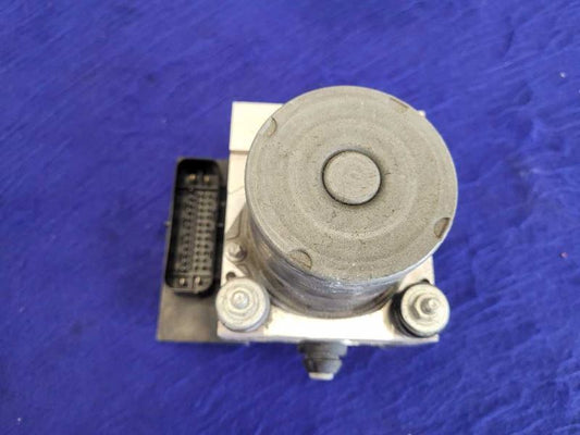 2012-2015 Chevrolet Camaro ZL1 ABS Anti-Lock Brake Module System Pump 2333