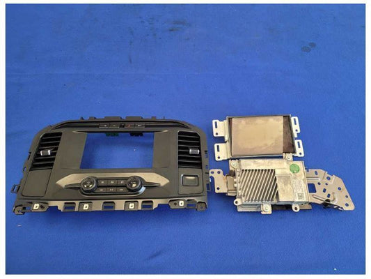 2021 Ford F150 4x4 Pickup Truck Audio Info Screen Receiver Face Plate Vent 2547 - The Parts Farm