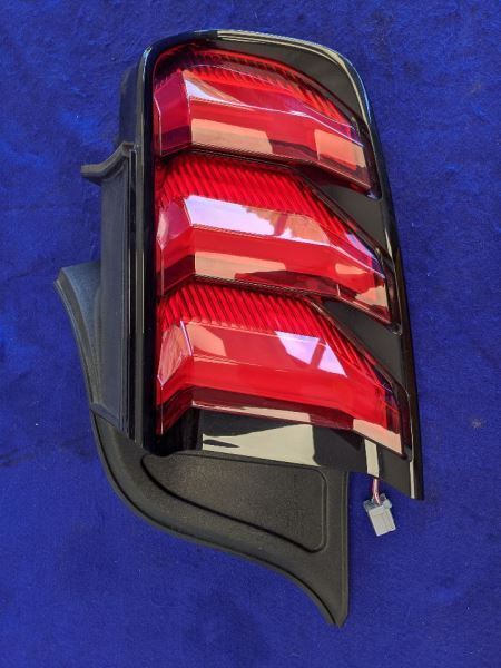 2018-2023 Ford Mustang GT S550 Passenger Right Tail Light Lamp Brake Lens OEM