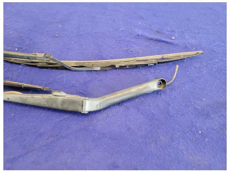 2001-2004 Chevrolet Corvette Z06 FRC C5 Front Windshield Wipers Blades Arms 2082 - The Parts Farm
