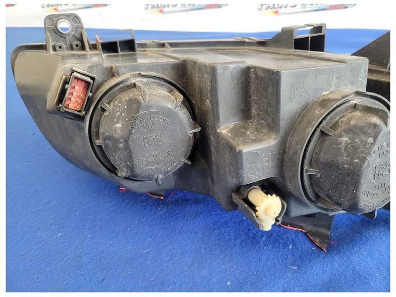 2008-2009 Pontiac G8 Sedan 6.0L V8 Driver Front Headlight Lamp *Broke Tabs* 2529 - The Parts Farm