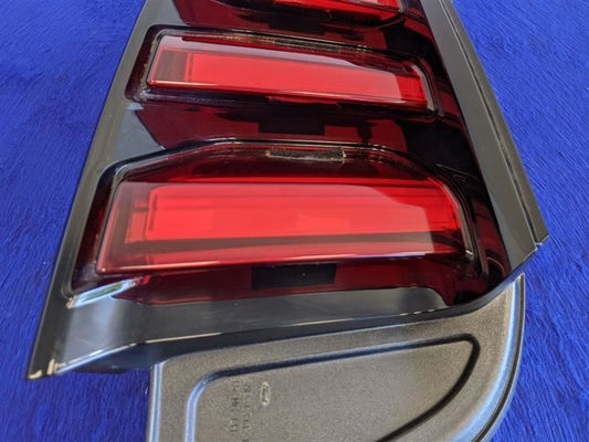 2018 2023 Ford Mustang GT 5.0L Driver Left LH Taillight Lamp OEM Factory
