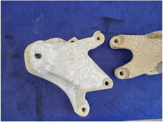 20112014 Mustang GT 5.0L Motor Mount Bracket Engine Pedestal LH RH Coyote