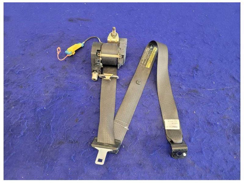2003-2006 Chevrolet SSR Pickup Truck Passenger Front Seat Belt Retractor 2426 - The Parts Farm