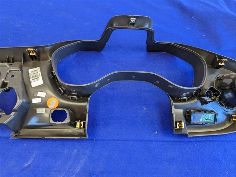 2016-2019 Chevrolet Camaro SS 6.2L Dash Panel Head-up Display Opt UV6 - The Parts Farm