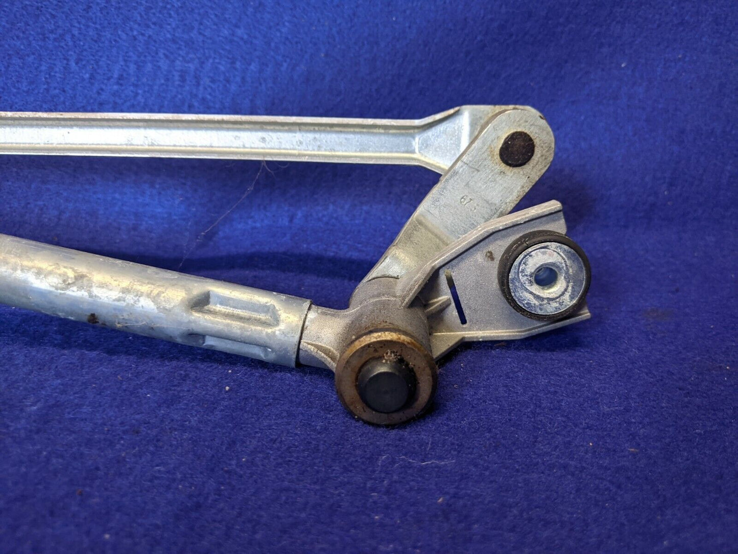 2015-2017 Ford Mustang GT S550 Windshield Wiper Motor Linkage Transmission Arm - The Parts Farm