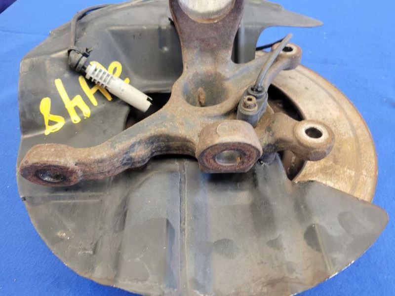 2001-2006 BMW M3 Convertible Passenger Front Spindle Knuckle Hub 2448 - The Parts Farm