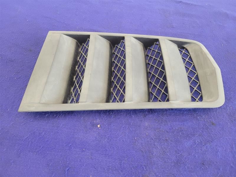 2010-2015 Chevrolet Camaro SS Hood Scoop Vent Center Trim Shell Mesh - The Parts Farm