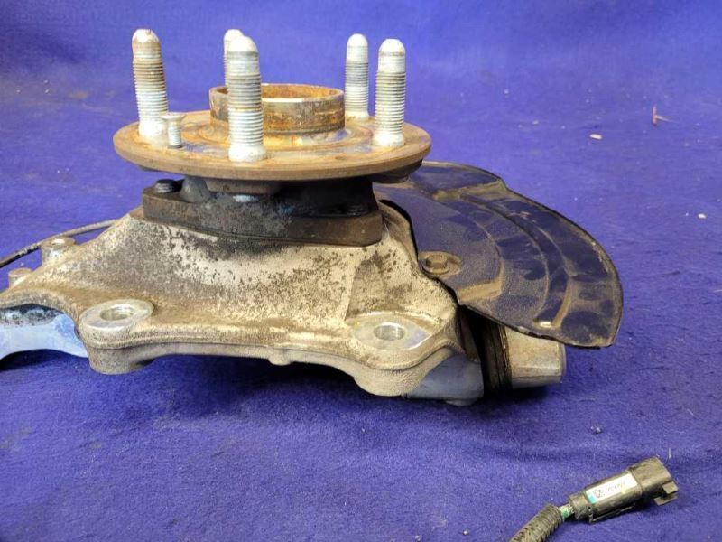 2016-2020 Cadillac CTS V 6.2 LT4 Sedan Front Passenger Right Spindle Knuckle - The Parts Farm