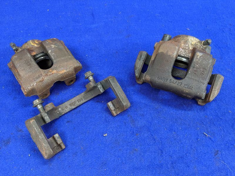 1992-1995 2001-2006 BMW 325i Passenger Driver Calipers Front Brackets NO Pads - The Parts Farm