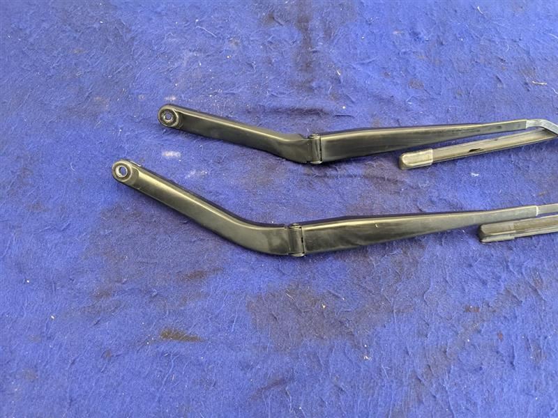 2011-2014 Ford Mustang GT Windshield Wiper Arm Blade Front - The Parts Farm