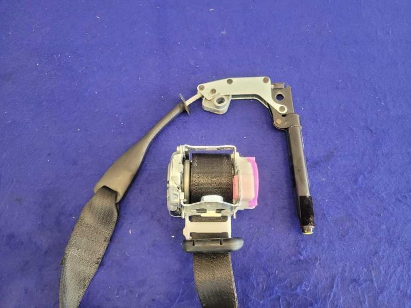 2015-2017 Ford Mustang GT S550 Passenger Front Coupe Seat Belt Retractor 2407 - The Parts Farm