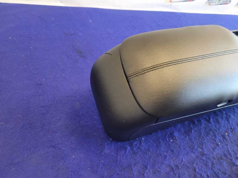 2015-2017 Ford Mustang GT S550 Center Console Front A/T Ambient Lighting 2420 - The Parts Farm