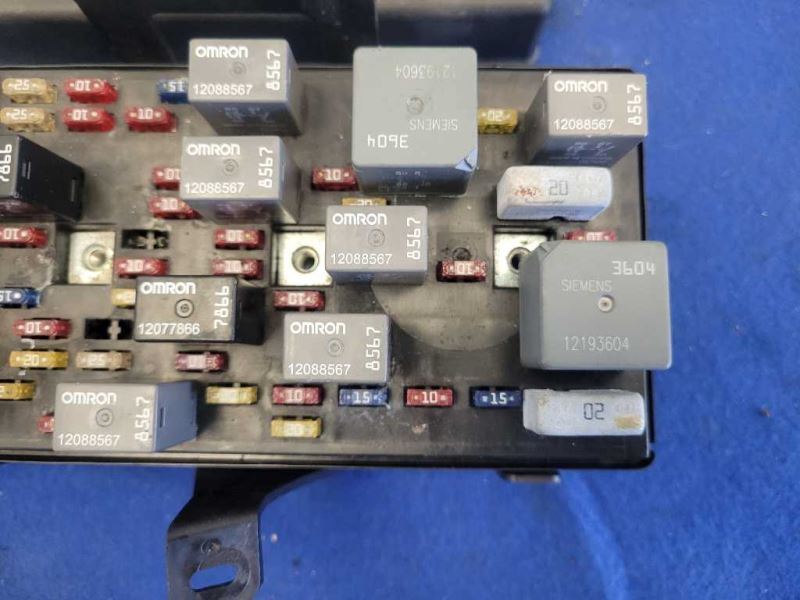 2001 Chevrolet Corvette Z06 FRC Under Dash Fuse Box Power Distribution 2066 - The Parts Farm