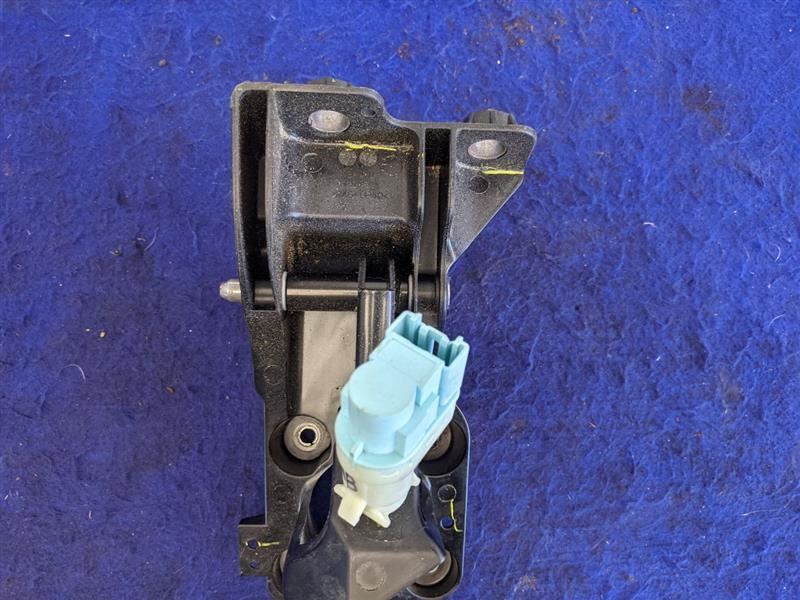 2015-2017 Ford Mustang GT S550 Automatic Pedal Box Brake Pad Assembly - The Parts Farm