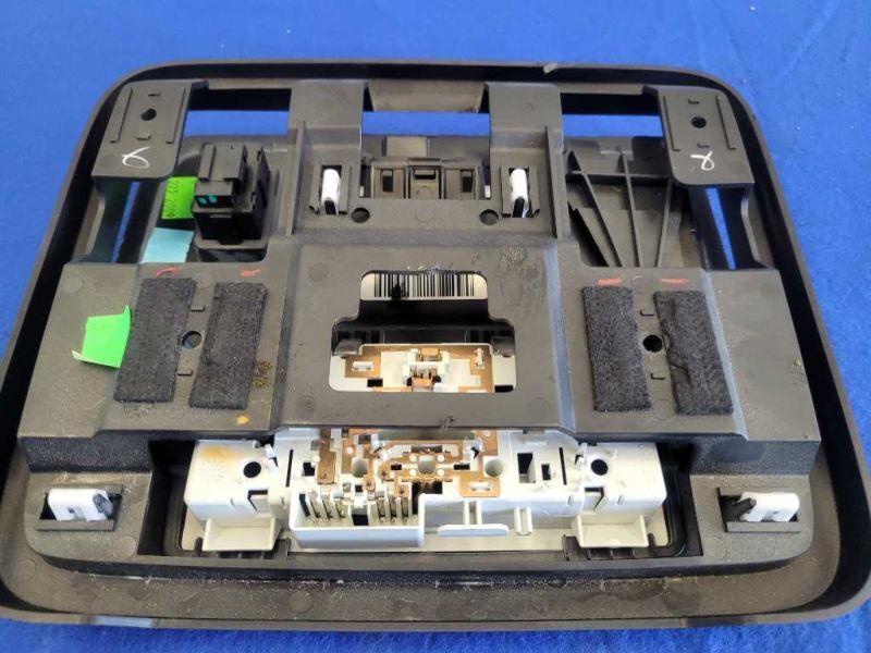 2010-2015 Chevrolet Camaro SS Top Console Upper With Light Sunroof Light 2441 - The Parts Farm