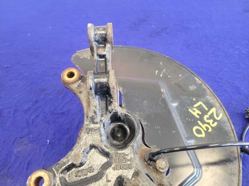 2015-2017 Ford Mustang GT S550 Driver Front Spindle Knuckle 2390 - The Parts Farm