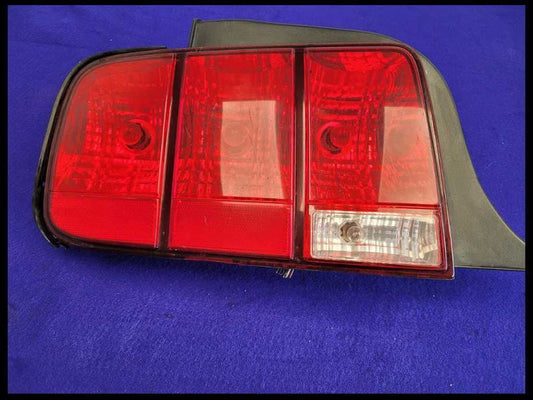 2005-2009 Ford Mustang GT GT500 Driver Left LH Tail Light Lamp Brake Lens