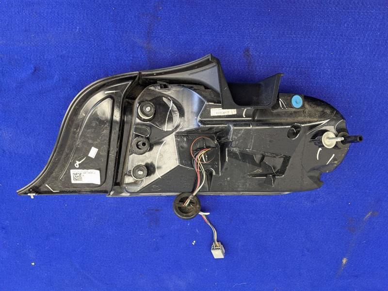 2015-2017 Ford Mustang GT S550 Driver Left LH Taillight Lamp Brake Lens OEM - The Parts Farm
