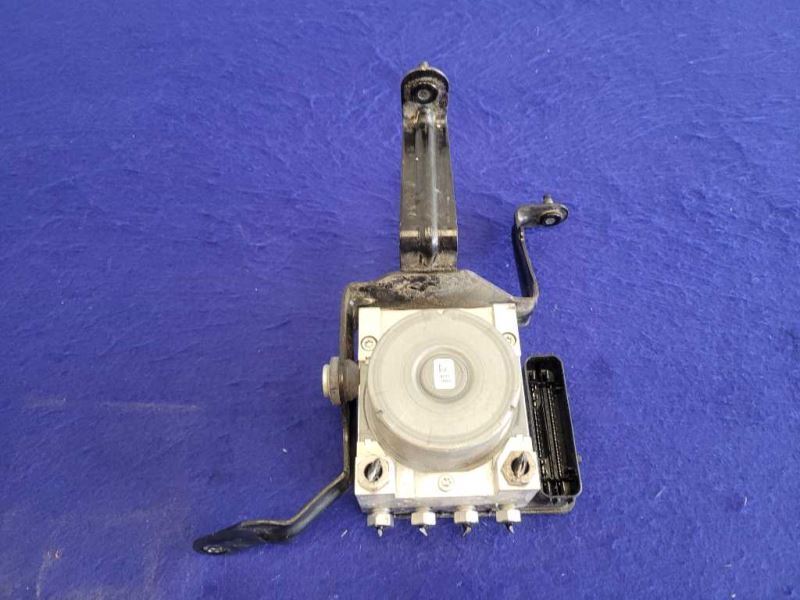 2015-2017 Ford Mustang GT S550 Anti-Lock Brake ABS Module Pump Line 2321 - The Parts Farm