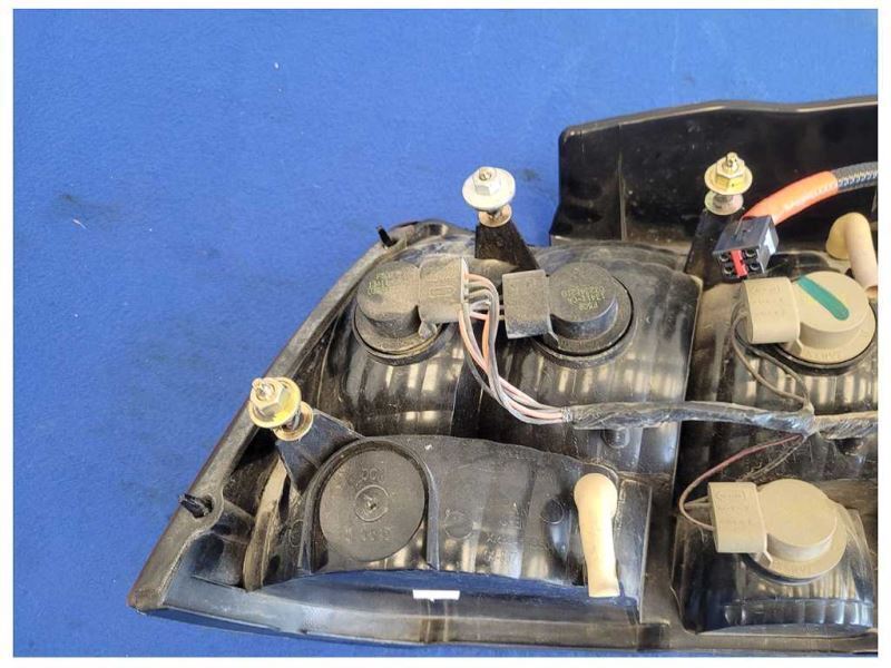 1999-2004 Ford Mustang GT Passenger RH Rear Taillight Lamp Light 2589 - The Parts Farm