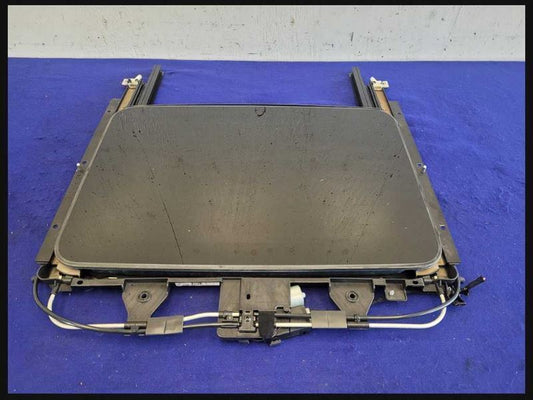 2010-2015 Chevrolet Camaro SS Sunroof Glass Window Upper Roof Frame Track