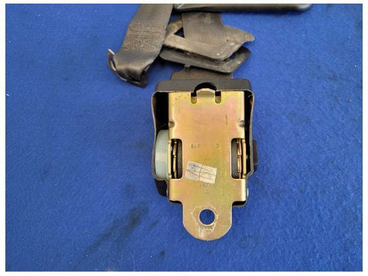 1993 Chevrolet Camaro Z28 Coupe Passenger RH Front Seat Belt Retractor 2546
