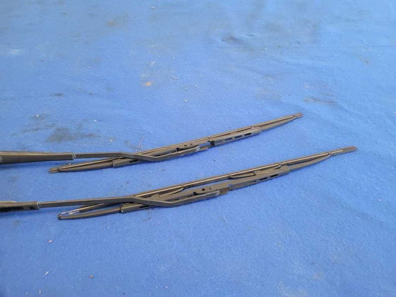 1994-1995 Ford Mustang GT 5.0L Front Arms Blades Windshield Wiper 2454 - The Parts Farm