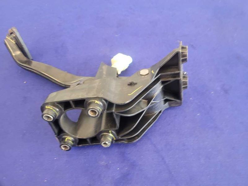 2018-2023 Ford Mustang GT S550 Pedal Cage Automatic Brake Box Transmission 2353 - The Parts Farm