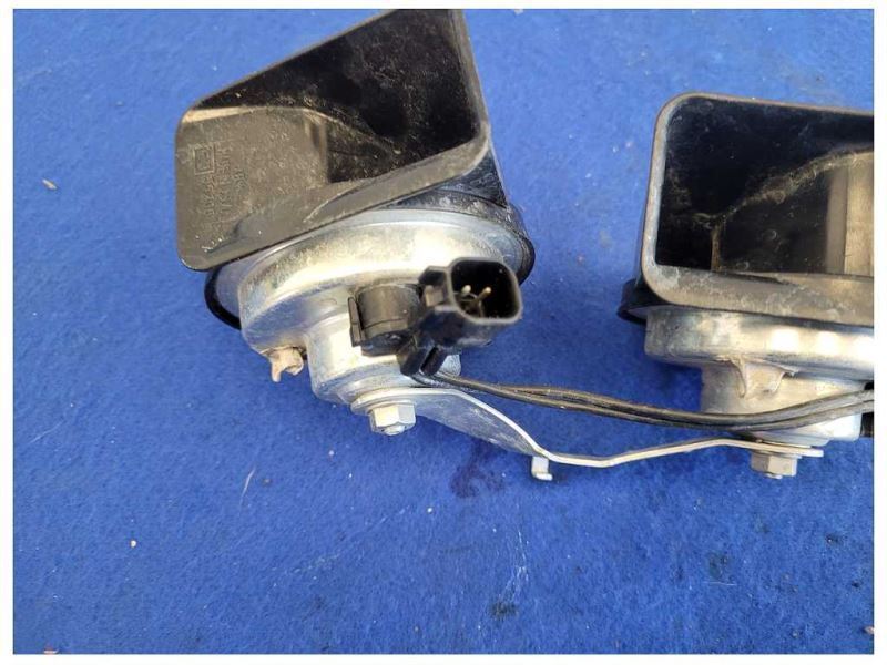 2011-2014 Ford Mustang GT 5.0L Dual Horn Emergency Noise 2471 - The Parts Farm