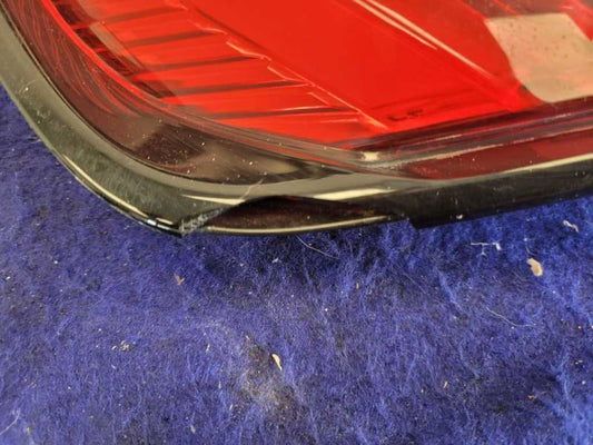 2018-2023 Ford Mustang GT S550 Passenger Right Taillight Lamp Brake Lens Crack