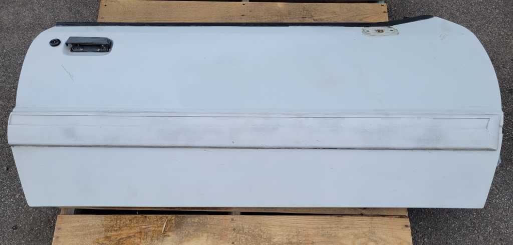 1987-1993 Ford Mustang GT 5.0 Convertible Passenger RH Front Door Shell Paint YO - The Parts Farm