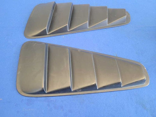 2010-2014 Ford Mustang GT S197 Pair Side Louvers Quarters Window 2568