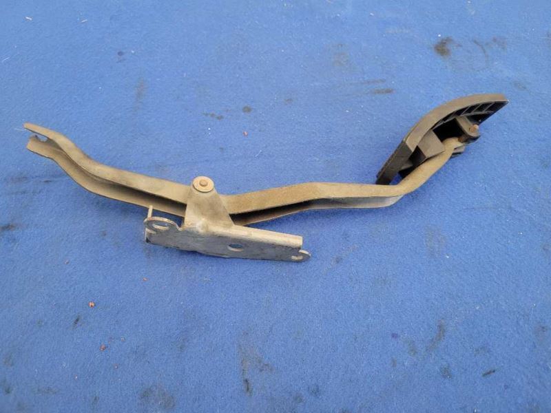 1994-1998 Ford Mustang GT Cobra Gas Pedal Assembly Accelerator Pad 2406 - The Parts Farm