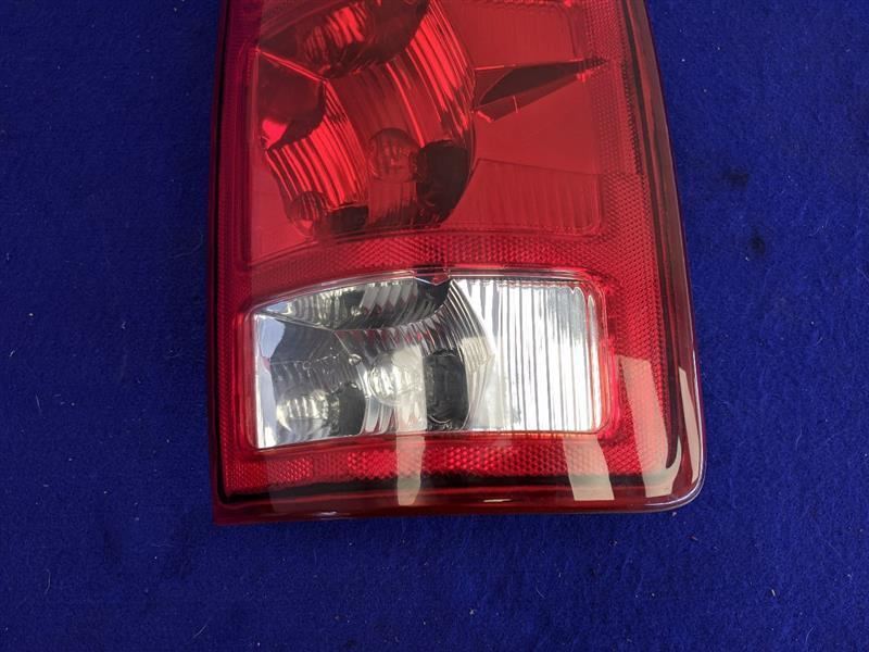 2004-2006 Dodge Ram Viper SRT-10 8.3L 1500 Passenger Right Rear Taillight Lamp - The Parts Farm