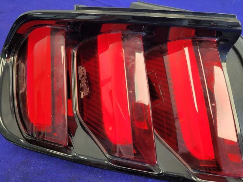 2015-2017 Ford Mustang GT S550 Driver Left LH Taillight Lamp Brake Cracked Top - The Parts Farm