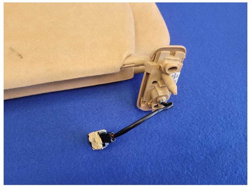 2004-2006 Porsche Cayenne Turbo 4.5L Pair Sun Visors Shade Mirror Tan 2137 - The Parts Farm