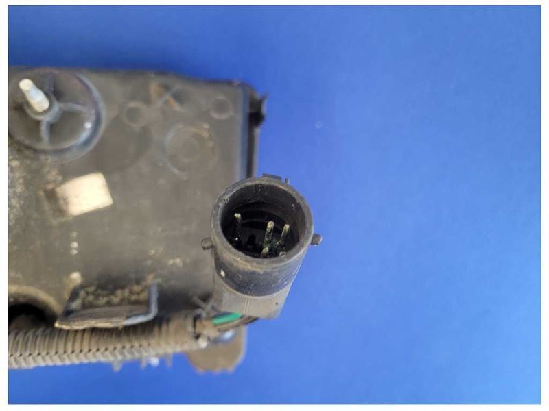 2003-2004 Mercury Marauder 4.6L 4v Passenger Front Headlight *Faded* 2534 - The Parts Farm