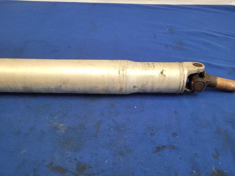 2003-2006 Chevrolet SSR Pickup Truck Driveshaft Automatic Transmission A/T 2426 - The Parts Farm