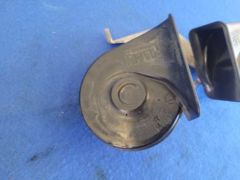 1999-2004 Ford Mustang GT Coupe Dual Horn Emergency Noise Front 2474 - The Parts Farm