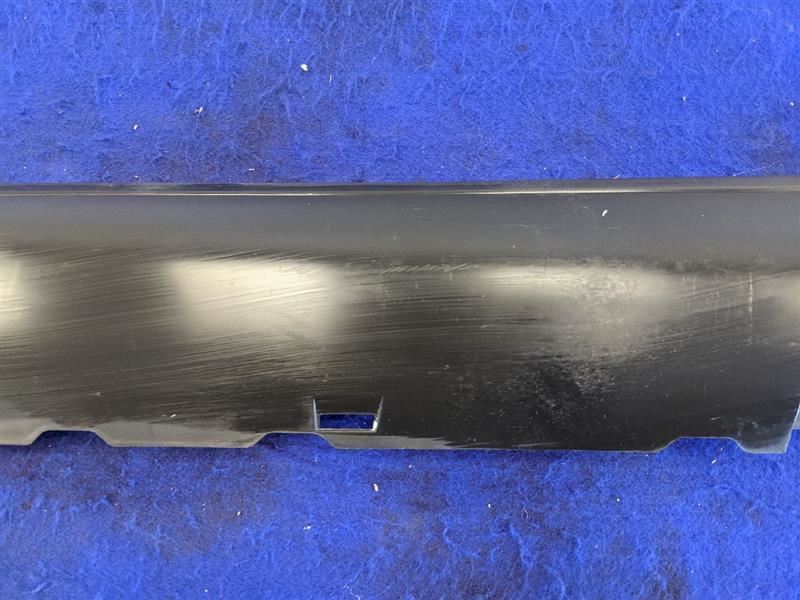 2005-2009 Ford Mustang GT Passenger Right RH Rocker Panel Moulding NEW TAKE OFF - The Parts Farm