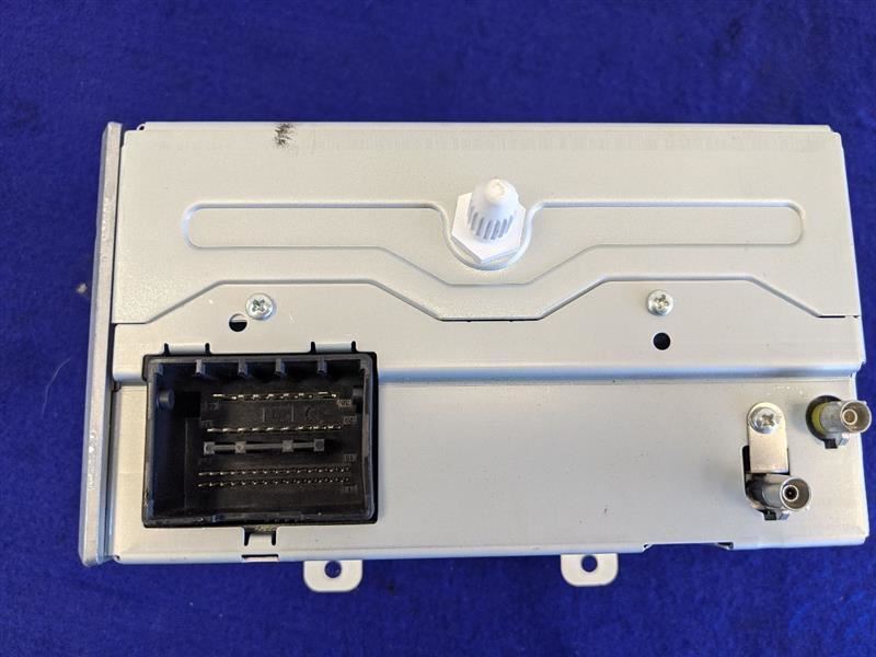 2010-2011 Chevrolet Camaro SS Audio Radio Receiver AM-FM-XM-CD-MP3 Opt Uye - The Parts Farm